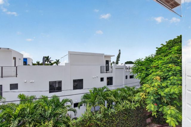 2725 NE 8TH Avenue 112, Wilton Manors, FL 33334