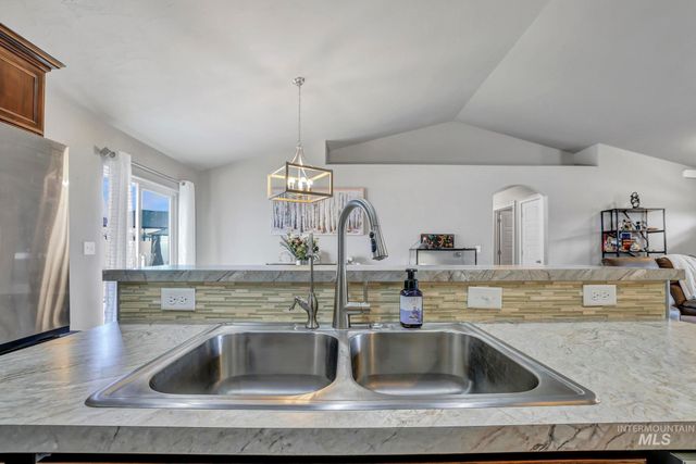 830 Cortni Ct, Twin Falls, ID 83301