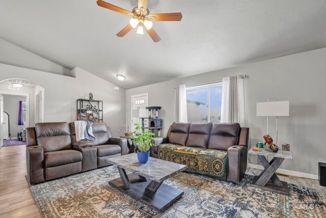 830 Cortni Ct, Twin Falls, ID 83301