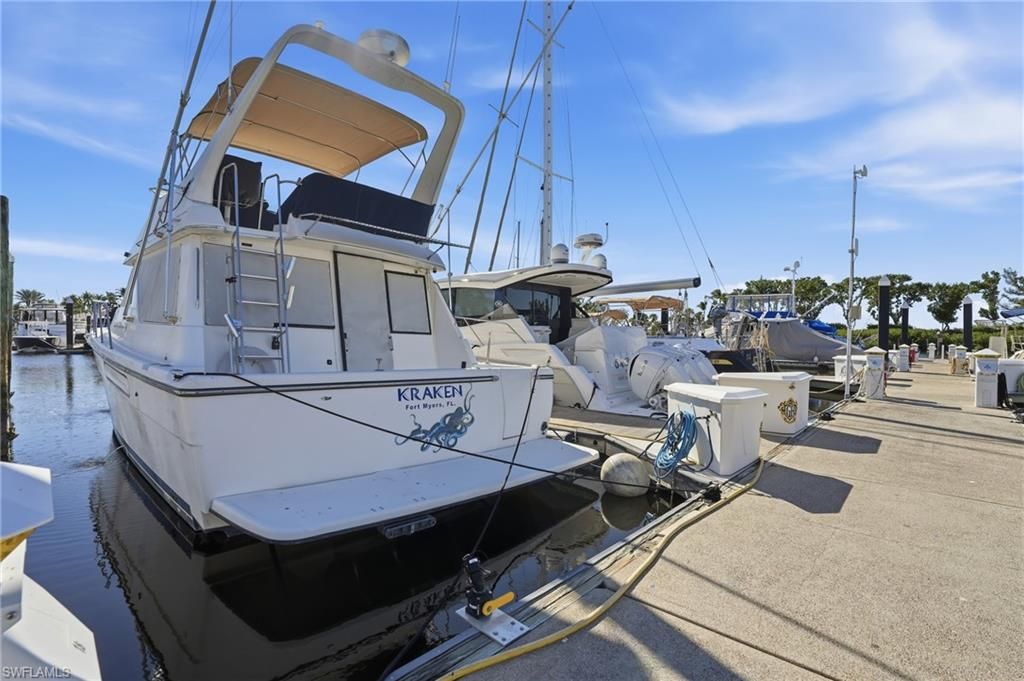 48' BOAT SLIP G-18 GULF HARBOUR MARINA, FORT MYERS, FL 33908 — photo 3