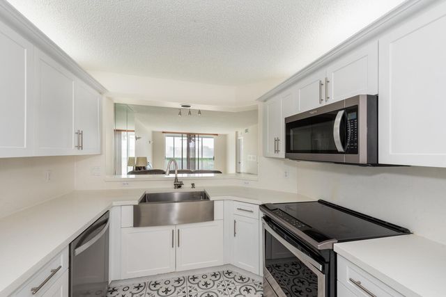 7466 Trent Dr 303, Fort Lauderdale, FL 33321