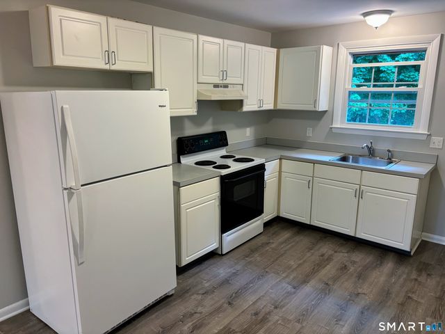 8 Canterbury Lane 2, Clinton, CT 06413