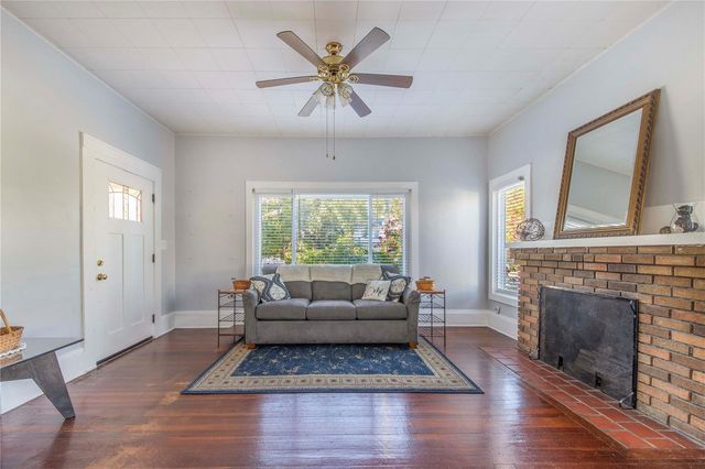 107 S 1ST STREET, Haines City, FL 33844