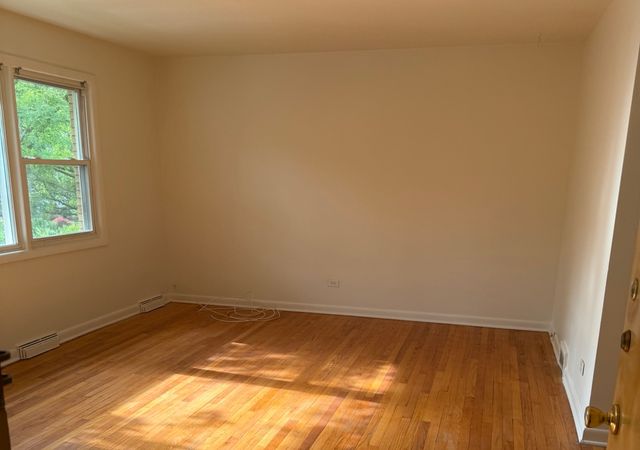 266 W Washington Boulevard 2N, Oak Park, IL 60302