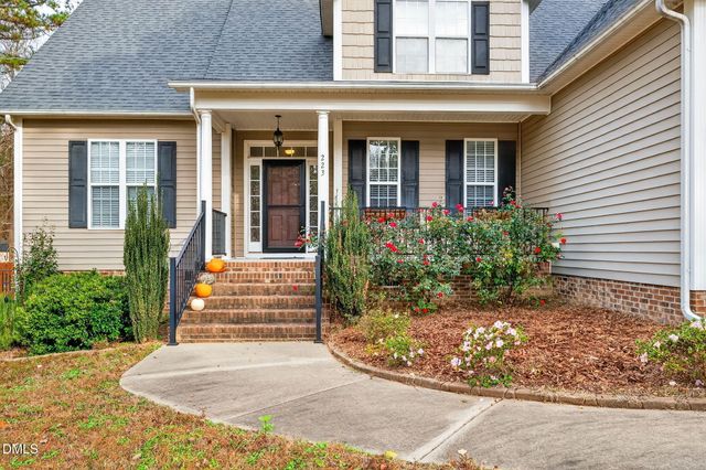 223 Landover Lane, Four Oaks, NC 27524