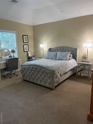 23 Nicole, Copiague, NY 11726