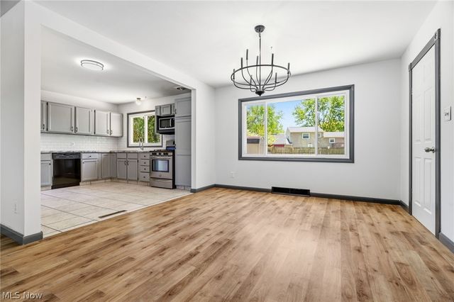 9883 Meldon Drive, Streetsboro, OH 44241