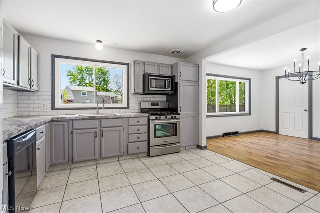 9883 Meldon Drive, Streetsboro, OH 44241