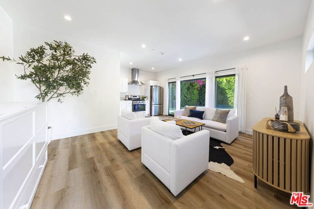 123 S Kilkea Drive, Los Angeles, CA 90048