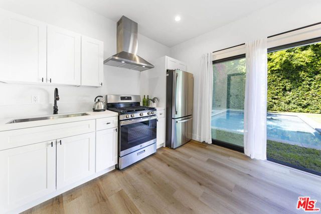 123 S Kilkea Drive, Los Angeles, CA 90048