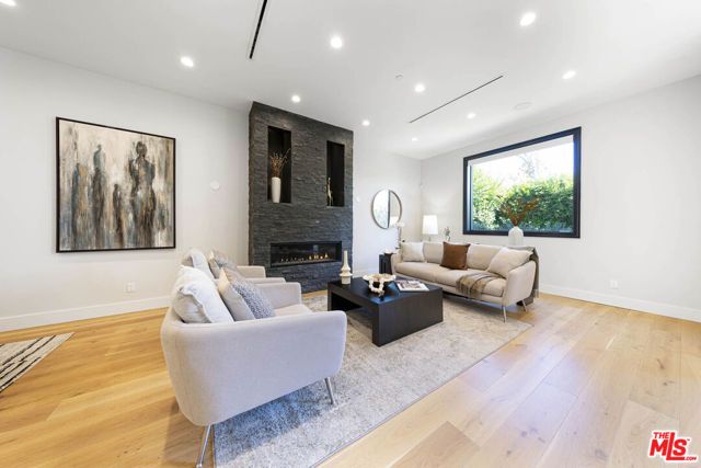123 S Kilkea Drive, Los Angeles, CA 90048