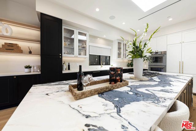 123 S Kilkea Drive, Los Angeles, CA 90048