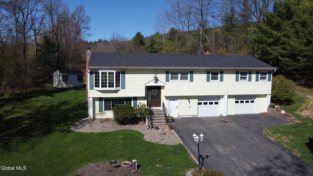 31 Sterup Drive, Pittstown, NY 12180