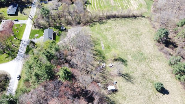 31 Sterup Drive, Pittstown, NY 12180