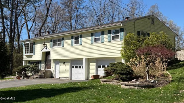 31 Sterup Drive, Pittstown, NY 12180