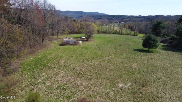 31 Sterup Drive, Pittstown, NY 12180