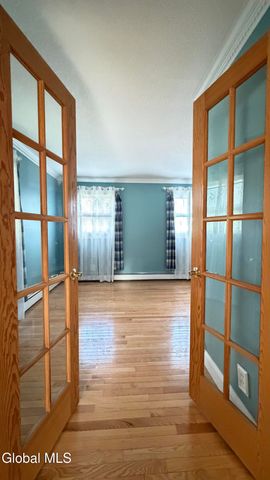 31 Sterup Drive, Pittstown, NY 12180
