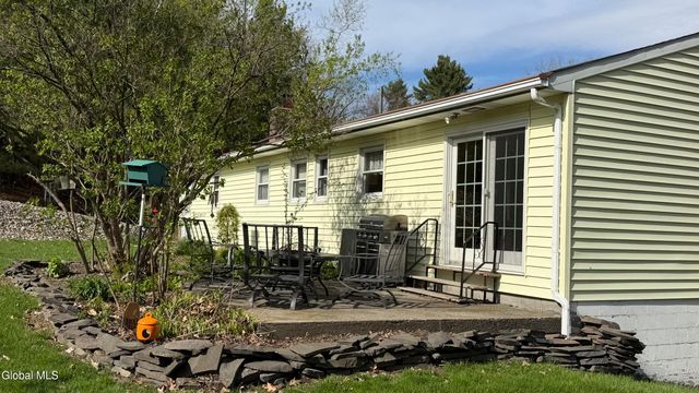 31 Sterup Drive, Pittstown, NY 12180