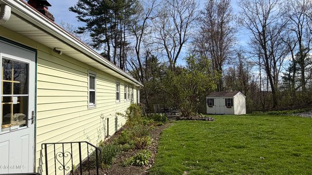 31 Sterup Drive, Pittstown, NY 12180