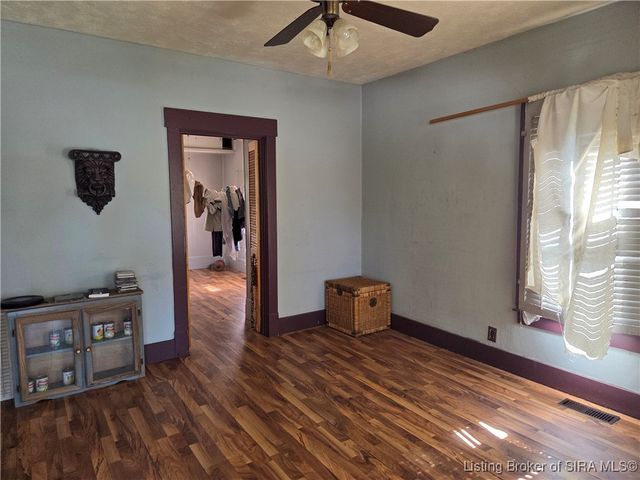 819 E Utica Street, Sellersburg, IN 47172