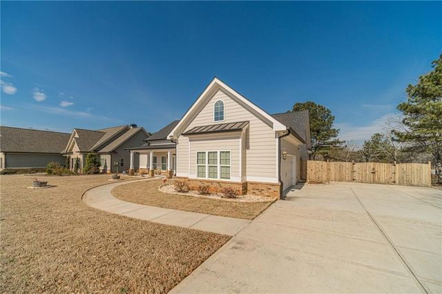 2301 Twin Oak Place, Monroe, GA 30656