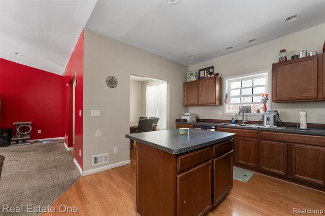 27811 Gilbert Drive, Warren, MI 48093