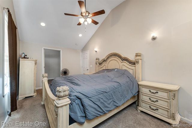 27811 Gilbert Drive, Warren, MI 48093