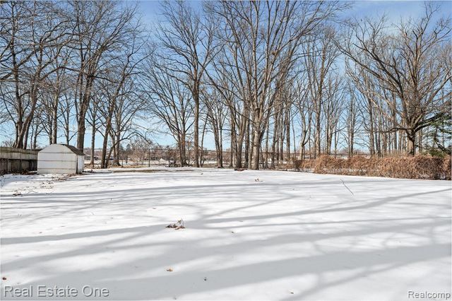 27811 Gilbert Drive, Warren, MI 48093