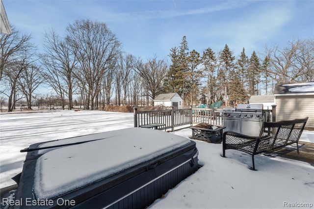 27811 Gilbert Drive, Warren, MI 48093