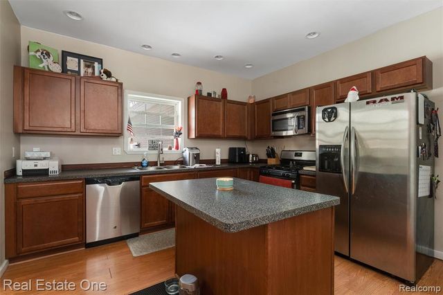 27811 Gilbert Drive, Warren, MI 48093