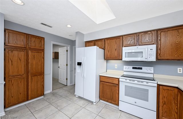 839 Sutton Place, Akron, OH 44313
