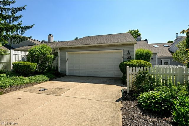 839 Sutton Place, Akron, OH 44313