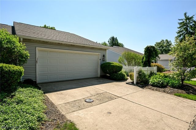 839 Sutton Place, Akron, OH 44313
