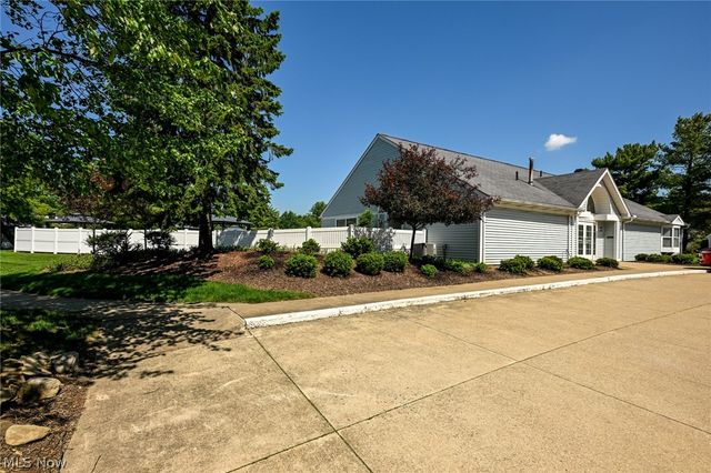 839 Sutton Place, Akron, OH 44313