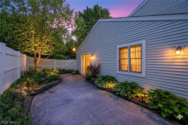 839 Sutton Place, Akron, OH 44313