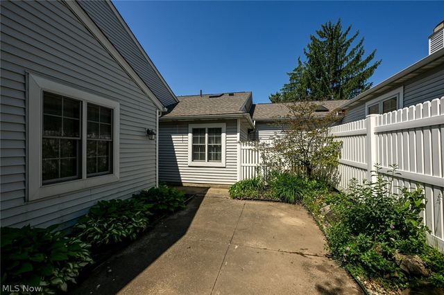 839 Sutton Place, Akron, OH 44313
