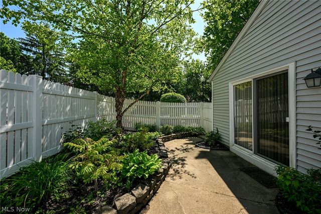 839 Sutton Place, Akron, OH 44313