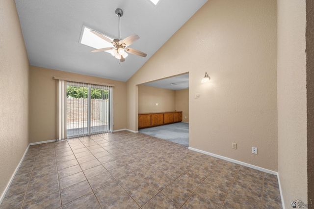 1420 E Sunset Ct, Yuma, AZ 85364