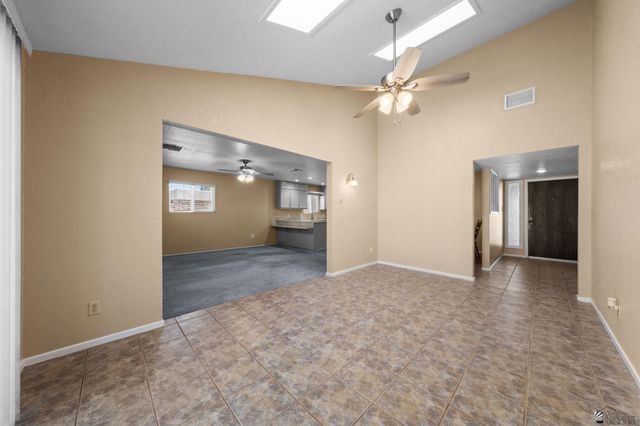 1420 E Sunset Ct, Yuma, AZ 85364