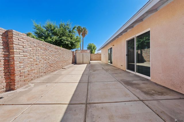 1420 E Sunset Ct, Yuma, AZ 85364