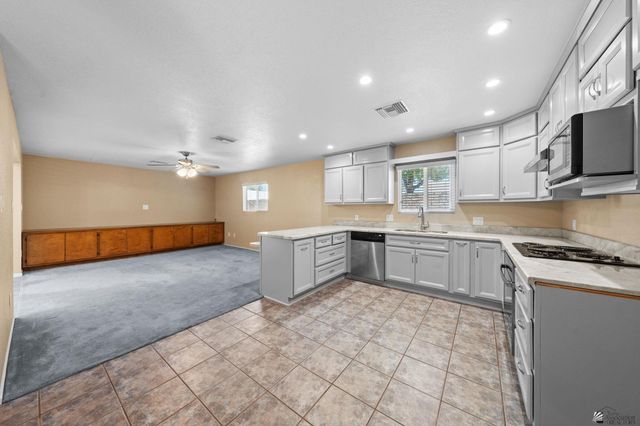 1420 E Sunset Ct, Yuma, AZ 85364