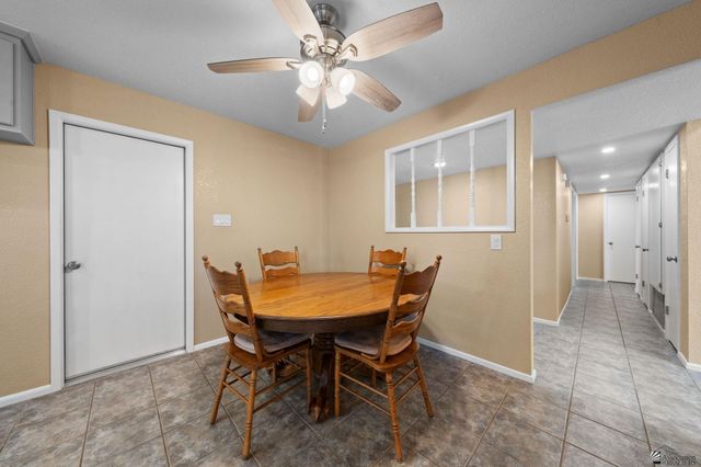 1420 E Sunset Ct, Yuma, AZ 85364