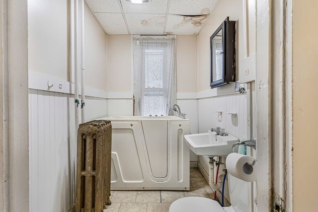 151 Cedar St, New Bedford, MA 02740