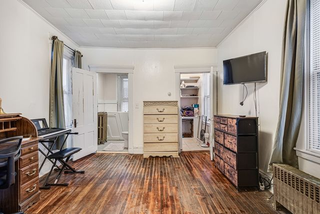 151 Cedar St, New Bedford, MA 02740