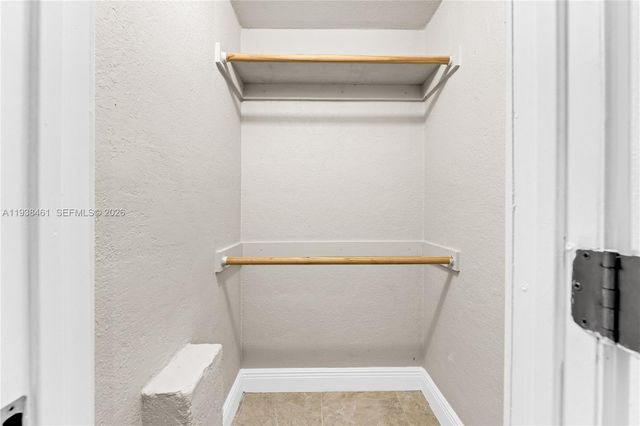 157 Curtiss Pkwy, Miami Springs, FL 33166