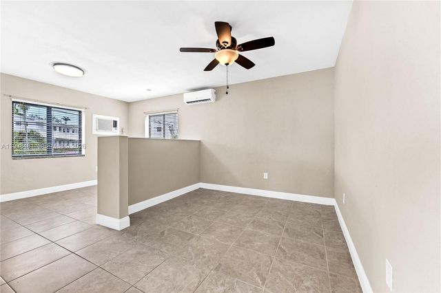 157 Curtiss Pkwy, Miami Springs, FL 33166