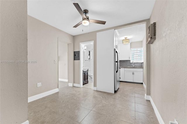 157 Curtiss Pkwy, Miami Springs, FL 33166