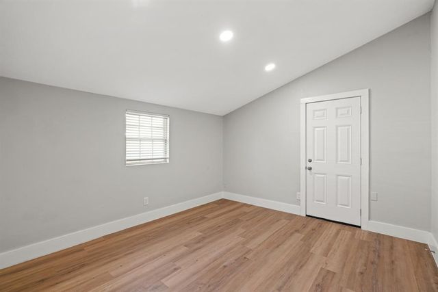 915 Avenue E, Rosenberg, TX 77471