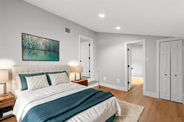 915 Avenue E, Rosenberg, TX 77471