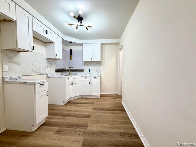 9550 Heyden Street, Detroit, MI 48228